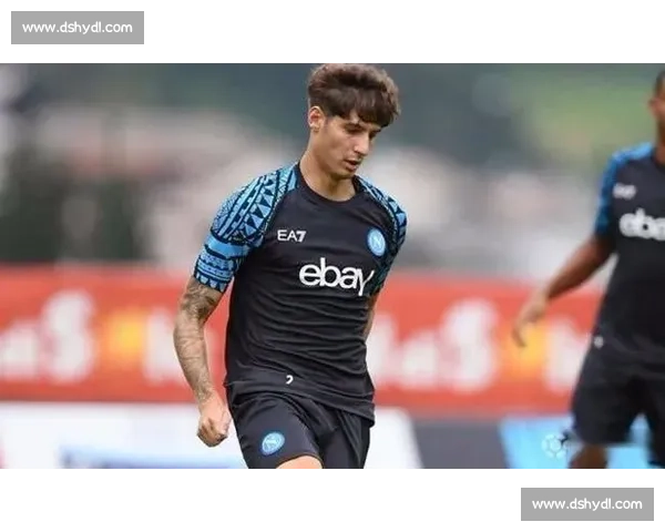 意甲双雄竞逐那不勒斯右后卫扎诺利